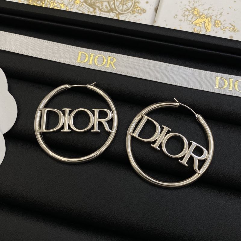 CHRISTIAN DIOR